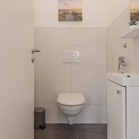 Wittmunder Strasse 24a 50235 *